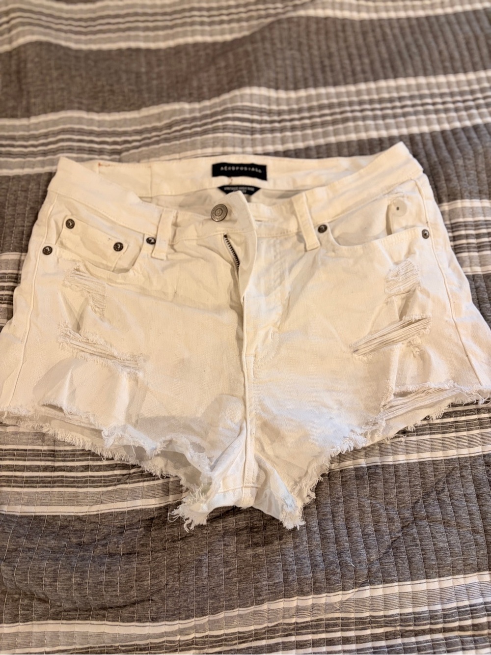 Aeropostale White Distressed Denim  Shorts Women’s size 8